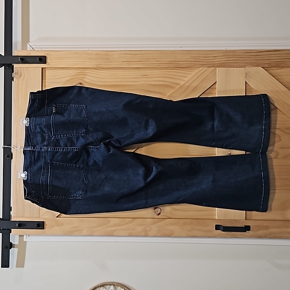 Melissa McCarthy x Seven7 Jeans | Slim Flare Jeans | Size 26 - Picture 3 of 7